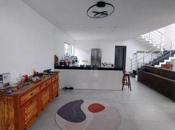 Casa de 3 quartos, Macaé · Casa com 3 quartos sendo 1 suite, piscina, armários, 2 vgs - Macaé - RJ