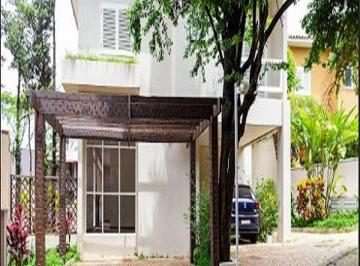 Casa de 4 quartos, São Paulo · Belissima casa alto padrão em condominio p/venda c/465m2 04 suites e 04 vagas Morumbi