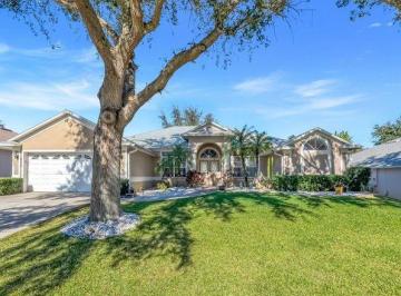 Casa · 2064m² · 3 Quartos · 1082 Princeton Dr, Clermont, FL 34711