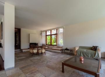 IMG_20260626_181625_000.jpeg · Confortável casa para venda em Pacaembu com 3 quartos, sendo 1 suíte, 590m² - remaxmonarca#P70W0
