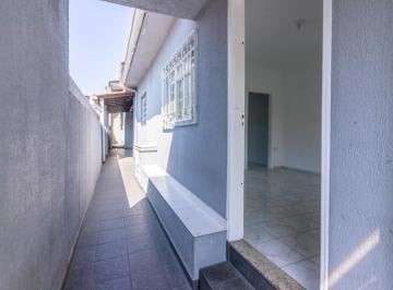 982c02cc-5749-45e7-8a1a-f22736f65612 · Versátil casa para venda em Vila São Vicente com 3 quartos, sendo 1 suíte, 136m²