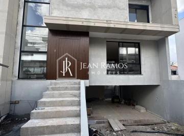 Casa · 189m² · 3 Quartos · 4 Vagas · Amplo sobrado com 3 suítes e garagem no subsolo a venda no xaxim