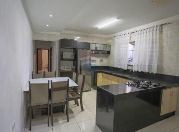 Casa · 162m² · 2 Quartos · 2 Vagas · Linda casa no Jardim São Guilherme!