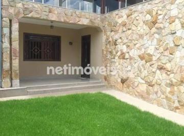 Casa · 360m² · 3 Quartos · 2 Vagas · Casa 3 quartos no Serrano – BH | Recém reformada e pronta para morar!