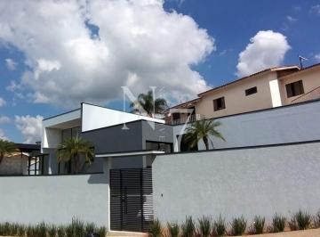 Casa · 235m² · 3 Quartos · 2 Vagas · Casa térrea 3 suítes 235m² no Jardim Paulista em Atibaia