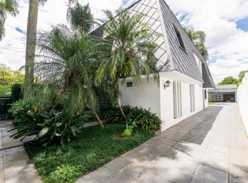 Comercial · 209m² · 4 Quartos · 3 Vagas · RESIDENCIA COM LINDA ARQUITETURA. 209,60 M2 + EDÍC