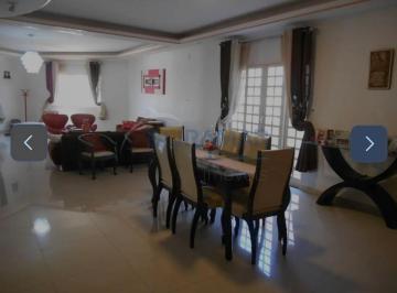 Casa · 481m² · 5 Quartos · 4 Vagas · Casa Ampla de 4 Quartos e com 4 Vagas de Garagem Á Venda - Guará Park