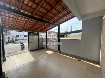 Casa · 90m² · 2 Quartos · 2 Vagas · Casa semi-mobiliada para locação no bairro Rio Branco