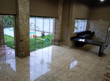 Casa · 207m² · 3 Quartos · 4 Vagas · Casa de Alto Padrão com Piscina