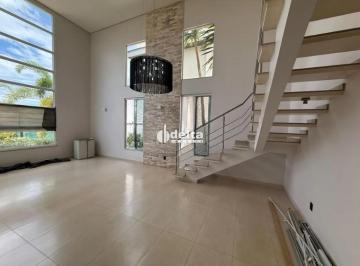 Photo 1 · Casa em condomínio com 4 quartos sendo 3 suítes disponível para locação no bairr