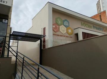 Comercial · 120m² · 5 Quartos · 1 Vaga · Casa nos fundos com 5 salas comerciais, acessibilidade e 1 garagem