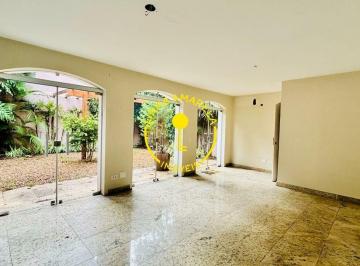 Casa · 184m² · 4 Quartos · 4 Vagas · Casa com ótima localização