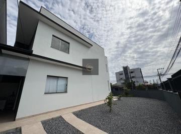 Casa · 79m² · 3 Quartos · 2 Vagas · Sobrado Geminado de Esquina com 3 Quartos (Suíte no Térreo) e Amplo Terreno no Boa Vista