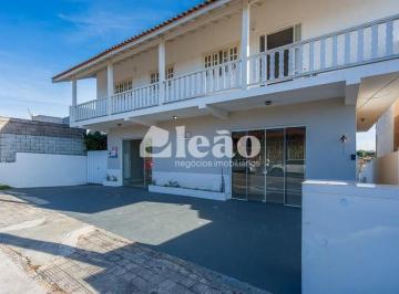 Casa · 227m² · 4 Quartos · Imóvel Comercial e Residencial à Venda no Centro de Vinhedo – Rua Brasília