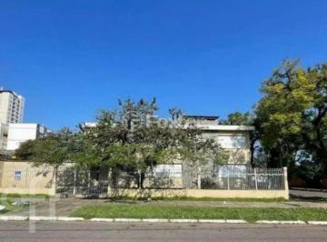26a3df12 · Casa, 3 dormitórios, 408 m², em Centro