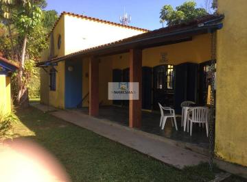 Casa · 4 Quartos · Casa em localização privilegiada a 300 metros da praia de Barra com otimo terreno