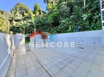 Casa · 170m² · 3 Quartos · 6 Vagas · Casa em Rua Oscar Pereira dos Santos - Guaiúba - Guarujá/SP