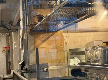 whatsapp-image-2026-04-07-at-12-03-441775668471987.jpeg · Casa para locação, Itaim bibi Restaurante/Bar reformado Sobrado: térreo salão grande e cozinha e te