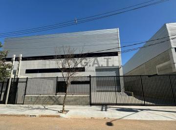 Foto 01 · Galpão Comercial para Locação em Sorocaba-SP: 900m², 4 Banheiros e 5 Vagas de Garagem no Parque Empr