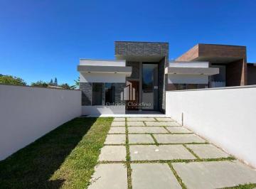 Casa · 95m² · 3 Quartos · 2 Vagas · Casa á 500m da praia na Barra do Saí!