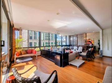 Apartamento · 225m² · 3 Quartos · 4 Vagas · Apartamento alto padrão com 225m² distribuido em 3 dormitórios e 4 vagas.