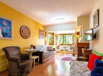 Apartamento · 53m² · 1 Quarto · 1 Vaga · Apartamento de 1 dormitório em Gramado perto do centro da cidade.