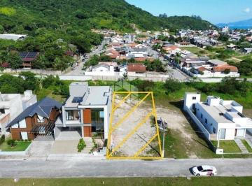 Terreno · 725m² · Terreno em condomínio fechado em Bombinhas SC