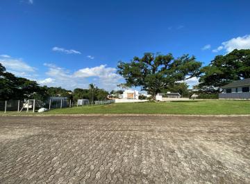Terreno · 585m² · Amplo terreno em condomínio fechado.