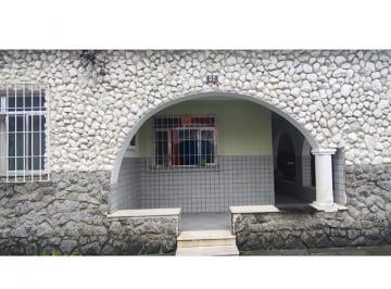Casa · 176m² · 3 Quartos · 3 Vagas · Casa ampla na Taquara, RJ - 3 Quartos, 3 Vagas"