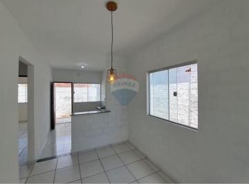 Casa · 66m² · 2 Quartos · 1 Vaga · REALIZE O SONHO DA CASA PRÓPRIA! CASA REFORMADA COM 2 QUARTOS, AMPLO TERRENO DE 200 M² E CONDIÇÕES E