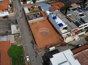 Terreno · 440m² · 4 Vagas · Lote misto de Esquina plano regularizado na Vila Planalto Próximo à Concha Acústica e à Orla do Lag