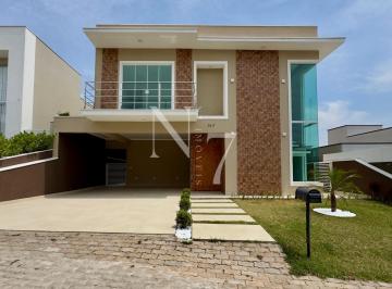 Casa · 250m² · 3 Quartos · 4 Vagas · Sobrado em condomínio fechado com piscina!
