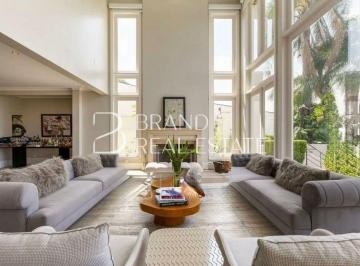 Casa · 738m² · 5 Quartos · 13 Vagas · Casa Imponente á venda e locação na Cidade Jardim, 738m², 5 suítes, 13 vagas e piscina.