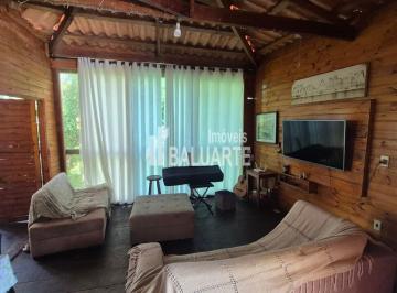 Casa · 90m² · 2 Quartos · Casa de madeira com grande potencial ? oportunidade para investidores, em rua principal