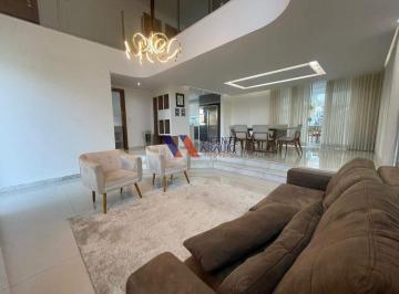 Casa · 250m² · 3 Quartos · 2 Vagas · Casa de luxo, em condomínio fechado, disponivel para alugar no condomínio Montserrat.