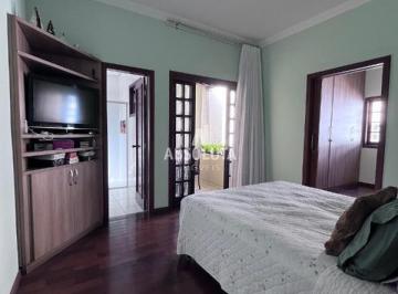 Casa · 218m² · 3 Quartos · 3 Vagas · Casa à venda no bairro Central – Santo Antônio