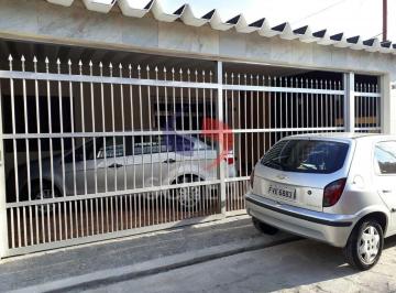 Casa · 92m² · 3 Quartos · Casa Térrea  com 3 dormitórios, 1 banheiro social, edicula, 2 vagas no Socorro
