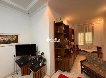 Casa · 360m² · 4 Quartos · 3 Vagas · Casa com 4 quartos sendo 2 suíte disponível para venda no bairro Santa Mônicaem Uberlândia-MG