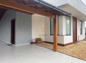Casa · 139m² · 4 Quartos · 3 Vagas · Casa à Venda no Centro de Navegantes, 4 Quartos, 139m²