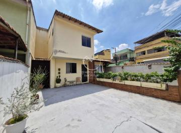 Casa · 120m² · 3 Quartos · 4 Vagas · Espetacular casa duplex no Jardim da Posse em Nova Iguaçu!