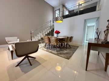 Casa · 260m² · 4 Quartos · 4 Vagas · Sobrado à venda no Santo Inácio em Curitiba, 4 quartos, próximo ao Parque Barigui