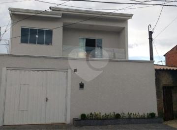 Casa · 190m² · 3 Quartos · Casa com 3 quartos à venda em Jardim santa bárbara - SP