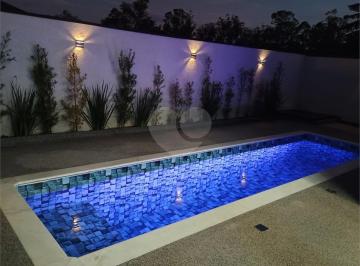 Casa · 195m² · 3 Quartos · 6 Vagas · Condomínio com 3 quartos à venda em Aparecidinha - SP
