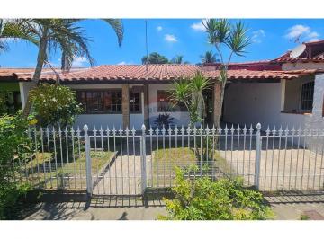 Casa · 141m² · 2 Quartos · 2 Vagas · Casa à Venda em São Pedro da Aldeia/RJ, com 2 quartos. 270 m2 de área total