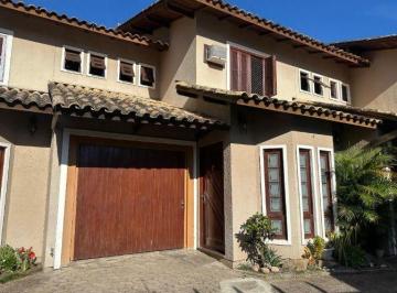 Casa · 272m² · 3 Quartos · 1 Vaga · Sobrado amplo em condomínio de 3 dormitórios, um deles suíte, no bairro Ipanema