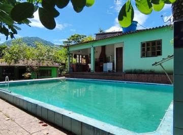Casa de 3 quartos, Peruíbe · Chácara com piscina e 3 quartos em Itariri - R$ 350.000.