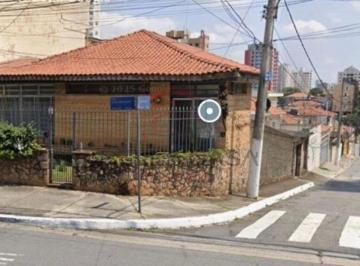 Casa · 244m² · 2 Quartos · 3 Vagas · Casa com ótimo terreno de esquina no Bosque da Saúde.