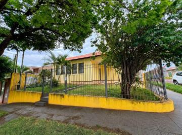 ba303bae5a8867355f977c233ff6e885eaead9c9 · Casa de Esquina no São Francisco - 420 mts Terreno - 5 quartos sendo 2 suítes.
