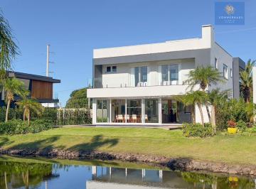 Casa · 385m² · 4 Quartos · 2 Vagas · Casa em Condomínio fechado em Capão da Canoa