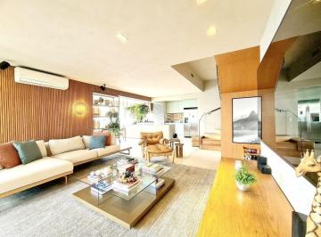 1 · Cobertura à venda Brooklin, 3 quartos, sendo 3 suítes, 230m², reformada e mobiliada.